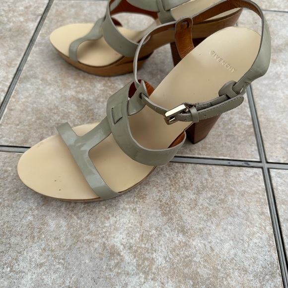 Givenchy Platform Leather Sandals - Picture 6 of 16